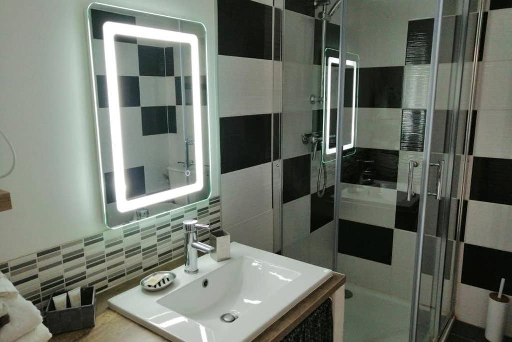 Gare-Capitole Apartment Нарбон Екстериор снимка